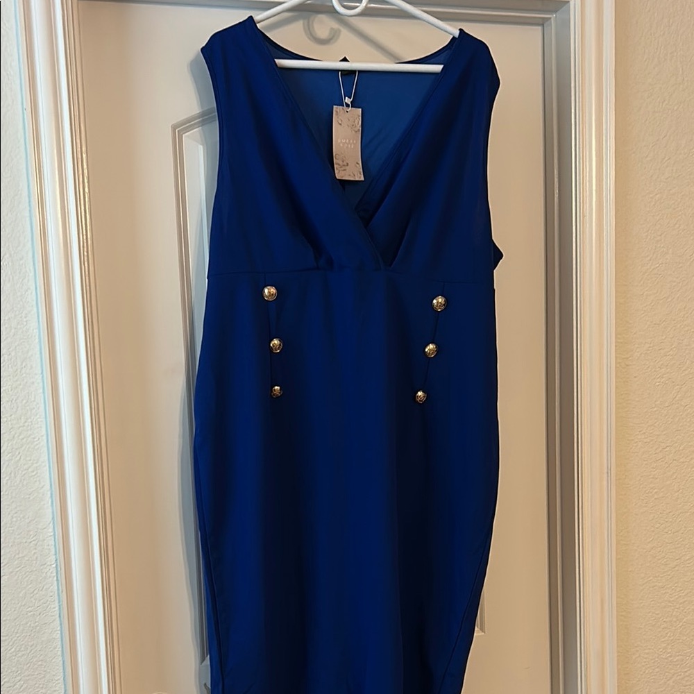 Plus Size Vibrant Blue Sleeveless V-Neck Cocktail Dress